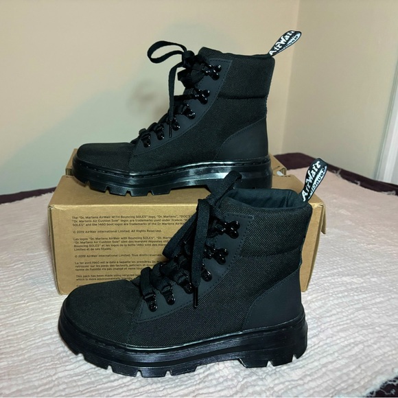 Dr. Martens Women's Combs W 6-Tie Fashion Boot size 7 - Picture 4 of 7